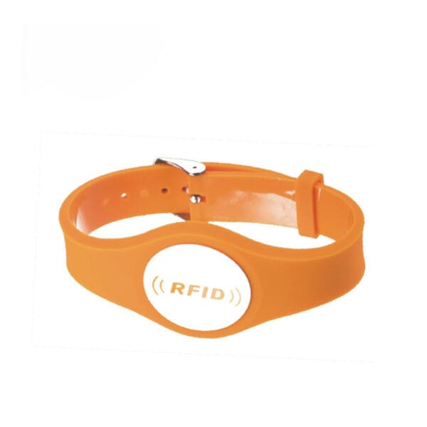 Etiquette de blanchisserie HF NFC UHF RFID pour vêtements de travail