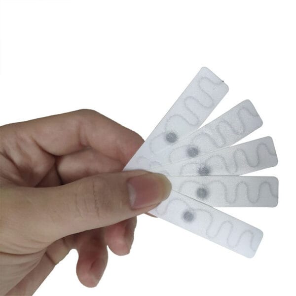 Etiquette de blanchisserie UHF pour le contrôle du linge d'hôtel